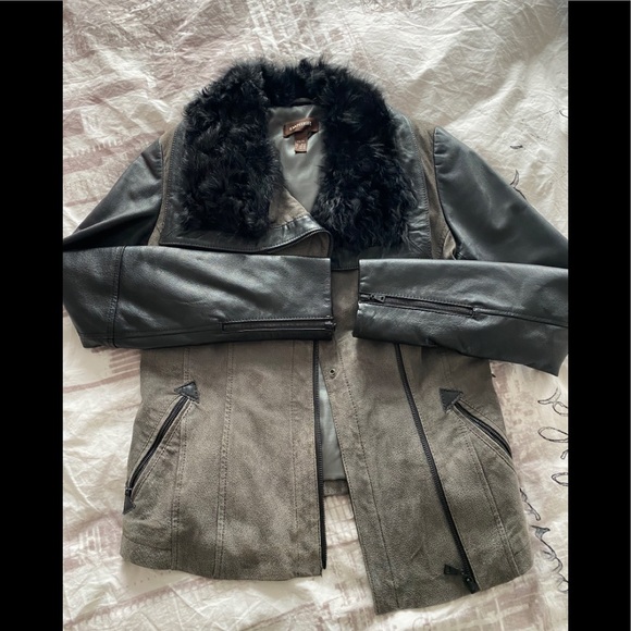 Leather jacket with natural fur collar - Picture 2 of 5
